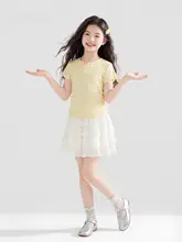 フラワーレースデザインの女の子用半袖Tシャツ【夏用・可愛らしい仕上がり】