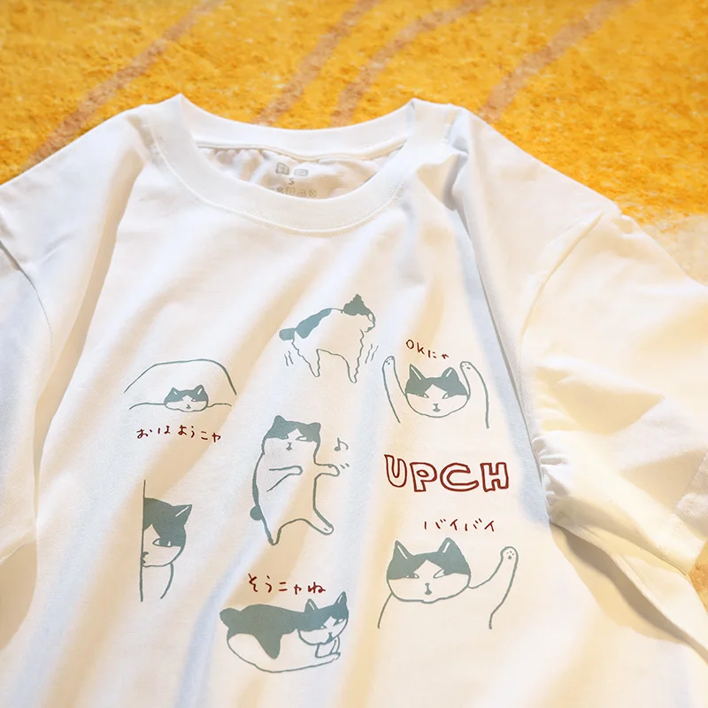 猫をテーマにした夏用ユニisexカジュアルTシャツ：日常使いに最適なデザインと素材の実証