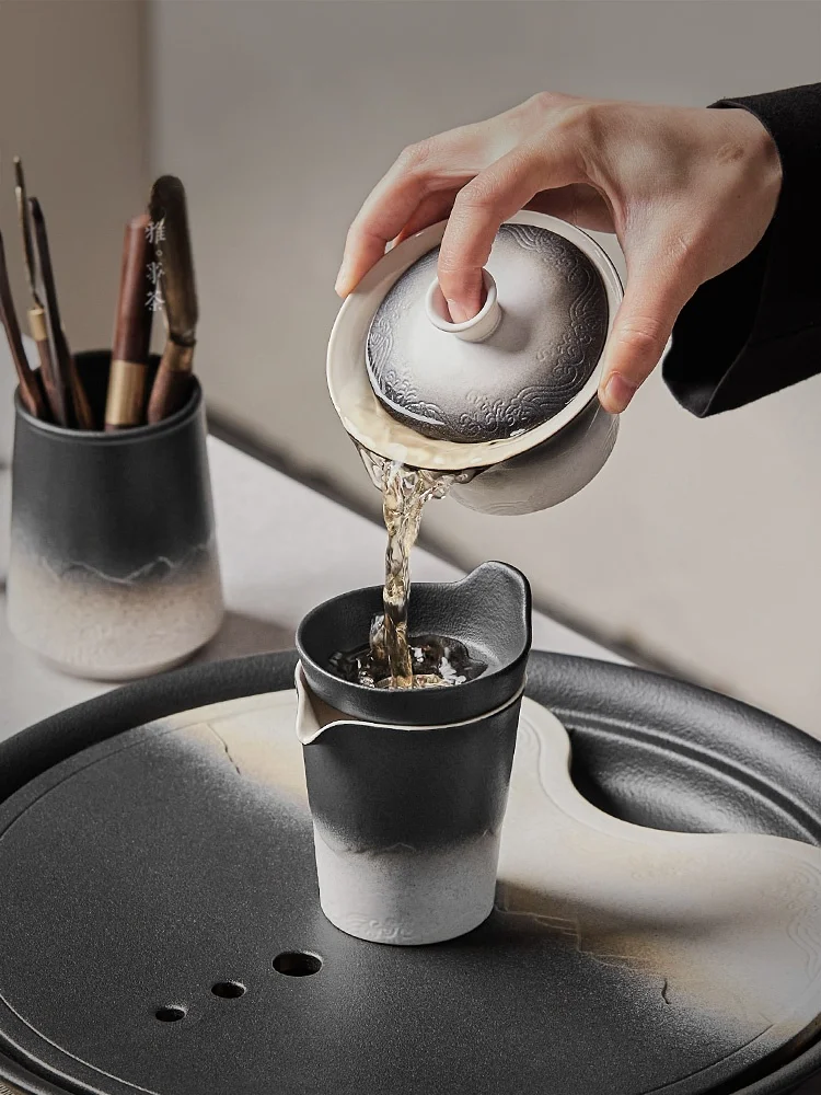 一人暮らし新生活をだけで揃えたら総額いくら？完全ガイド・心の落ち着きをもたらす茶器セットの選び方