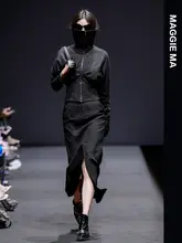 ストライプデザインのフィット＆フレアドレス【スリット入り・女性用・スリム効果】（セットアップ対応）