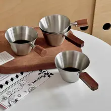 メジャーカップ ミルクピッチャー ステンレス 胡桃材ハンドル 目盛り付き エスプレッソ コーヒー抽出