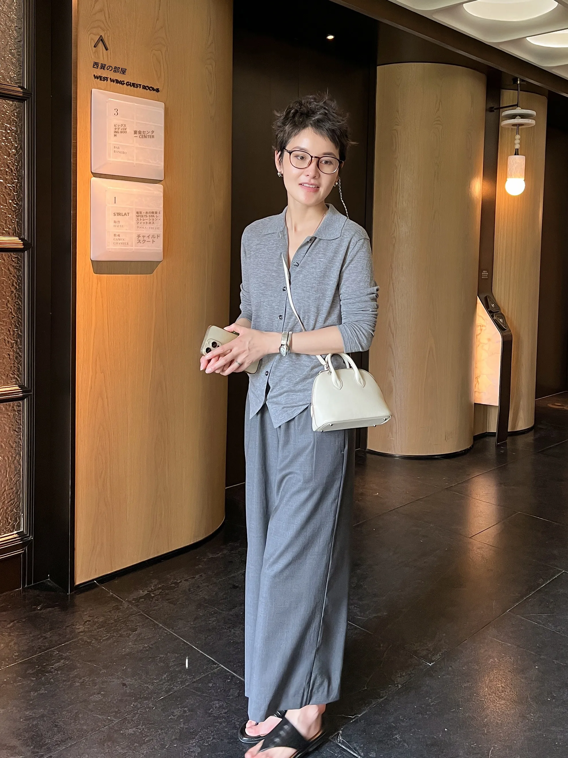 40代の女性が「通勤の疲れ」から解放される、1着で完結するスタイルは？