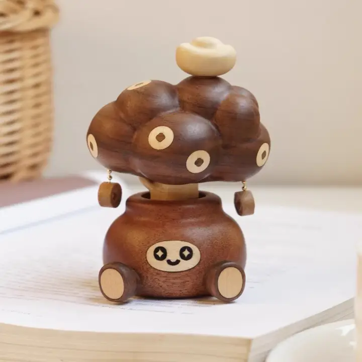 木製置物 招財の飾り【車載・デスク用・揺れるデザイン】