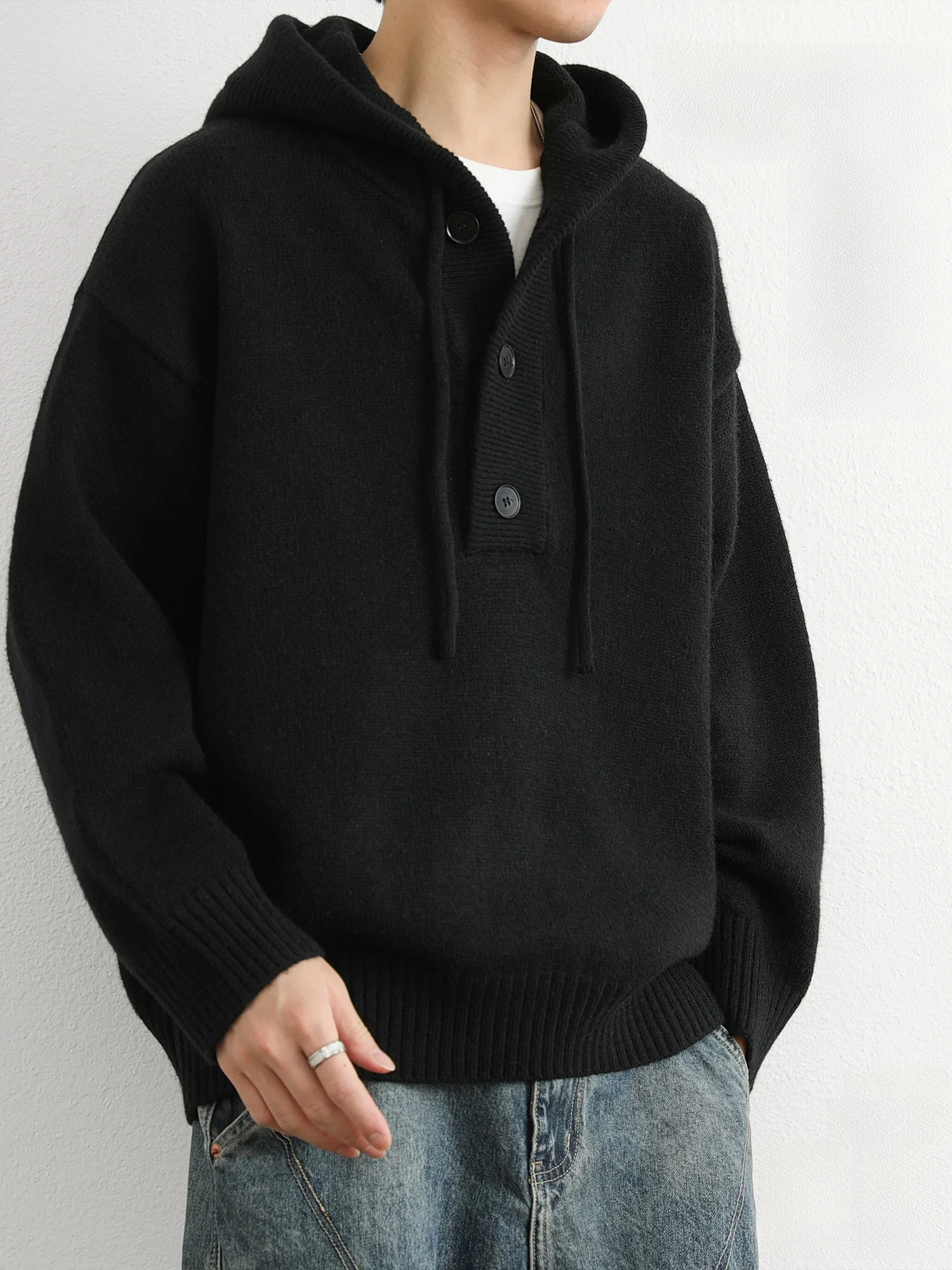 maroon color と red の違いを知れば、秋冬のファッションがぐっと深みを増す！