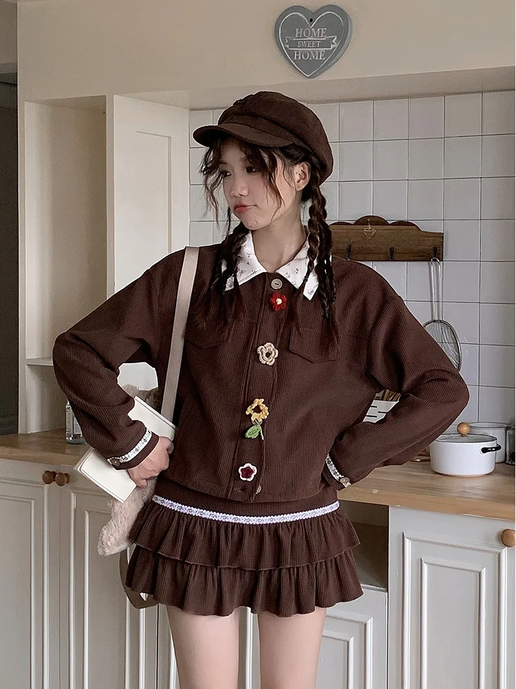 ハンドメイドフラワーレース襟付きジャケットとショートスカートセット：女子向けファッションシステムの実用性と使い勝手