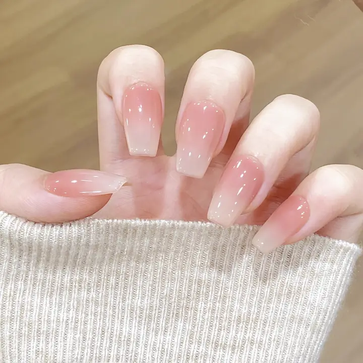 素肌感仕上げのヌードカラー ジェルネイル【シンプルデザイン・短丈・手作り・高級感】