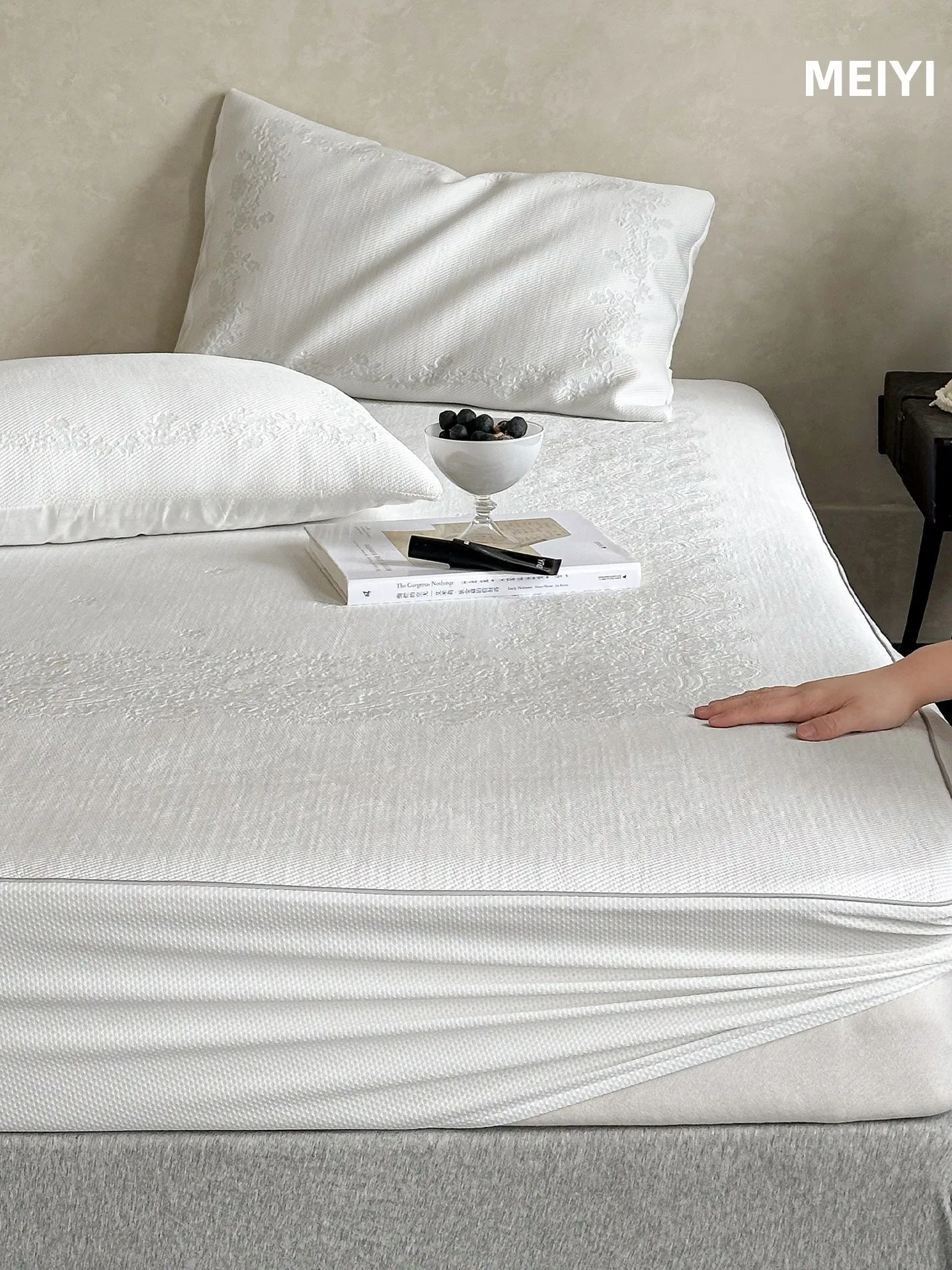 冷却マットの効果は？美谊の折りたたみ式クールマットが実証するひんやり感の仕組み