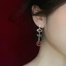 幾何学デザインのアシンメトリックピアス【アート感あふれる・イヤリングタイプ】