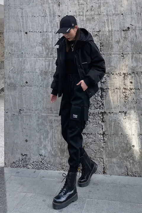 レディース 高ウエスト カーゴパンツ【黒・スリムフィット・秋冬用・ハイウエスト・リブ付き】