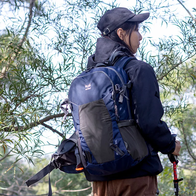 30リットル リュック どんな場面で使えるか：軽量設計の女性用登山リュックサックの実用性解析