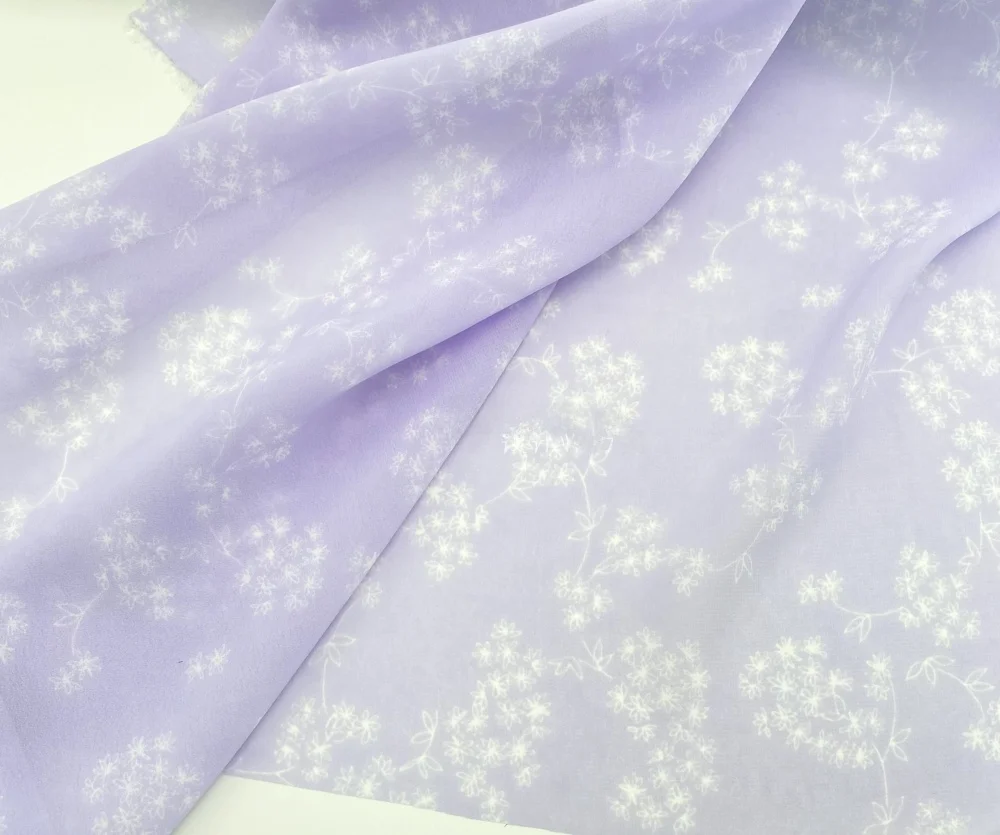 半透明雪绒花デザインの浅紫色ダイリリー柄シフォン生地は和服やドレスに最適なチュール生地か