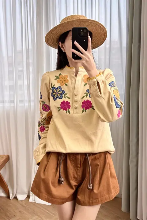 Zoyoyued 刺繍入りVネックブラウス【カラフルな花柄・カーキ・コットン・クロシェトリム】