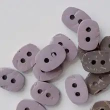 ボタン ココナッツシェル 淡いラベンダーピンク アンティーク風 「Textile Garden」
