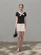 黒のドット柄バタフライリボン付きパフスリーブTシャツ【デザイン性・フィット感】
