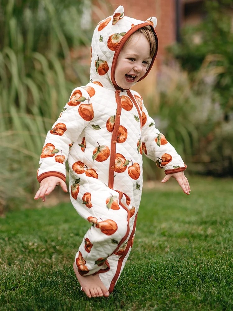 1歳 寝るときの冬服 どんなものいい？MILKBARNのベビーコットンジャンプスーツが解決する理由