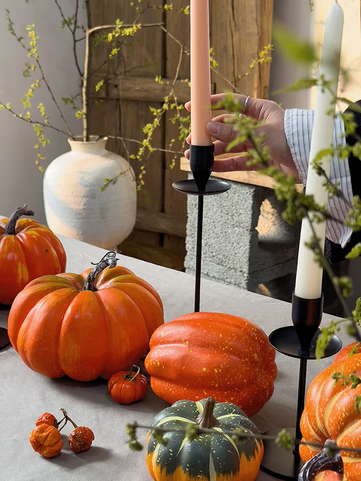 ハロウィン向け のリアルなカボチャオブジェ【収穫感あふれるデザイン・デスクインテリア】