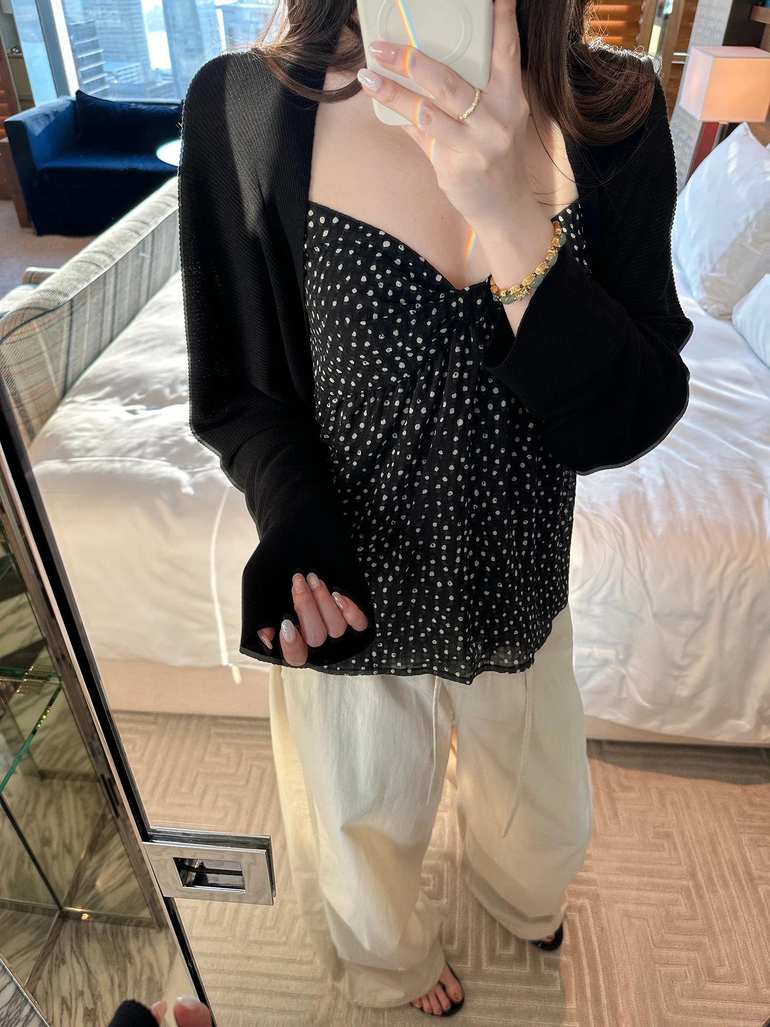 30代女性の日常にぴったりな夏のニットカーディガンは、どう選ぶ？