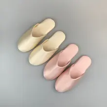 サテン素材のオープントゥスリッパ【高級感・防滑・カジュアル】