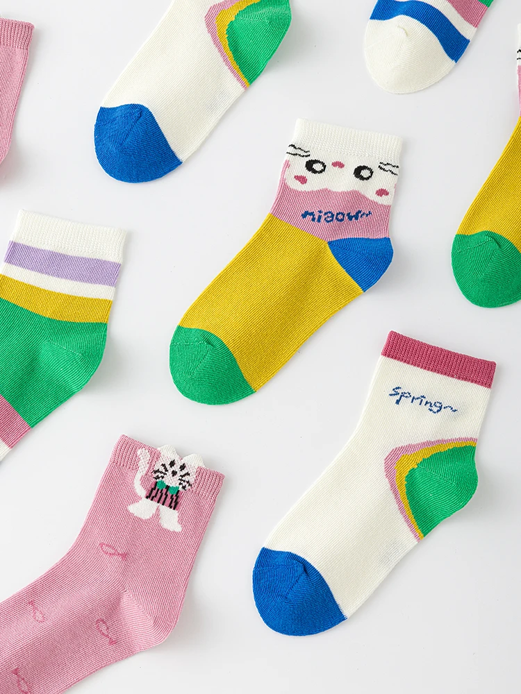 「darn tough socks」とは何か？実は、通気性と抗菌が優れたこの中筒ソックスが今、日本のママたちに人気な理由