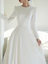 エレガントな長袖軽婚纱【サテン素材・小さなトレー付き・白色・おもてなし用】（セットアップ対応）