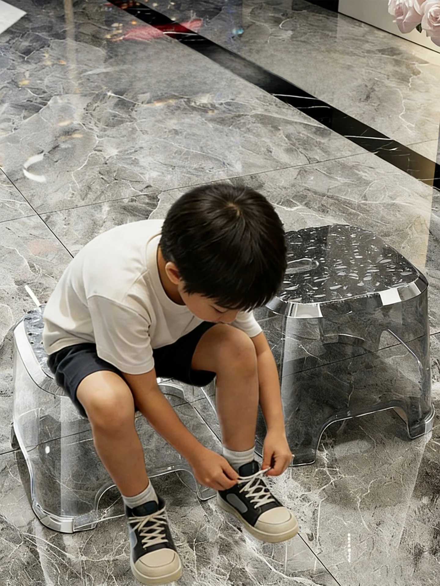 リビングに子供の遊び場を設けるなら、どんなスツールが最適？