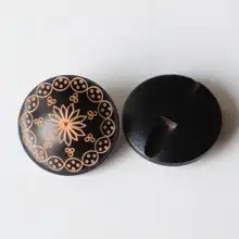 黒いドーム型木製ボタン【茶色い花柄・ドイツ製・20mm】