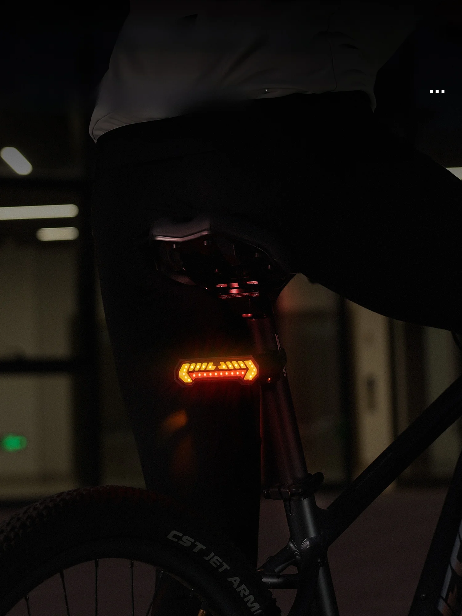 バイクインカムおすすめ安い：West Biking ワイヤレスリモコン付きリアライトの実用性と性能解析