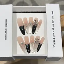 バレエスタイルのクリスタル猫目ドットデザインネイル【手作り・中長丈・高級感】