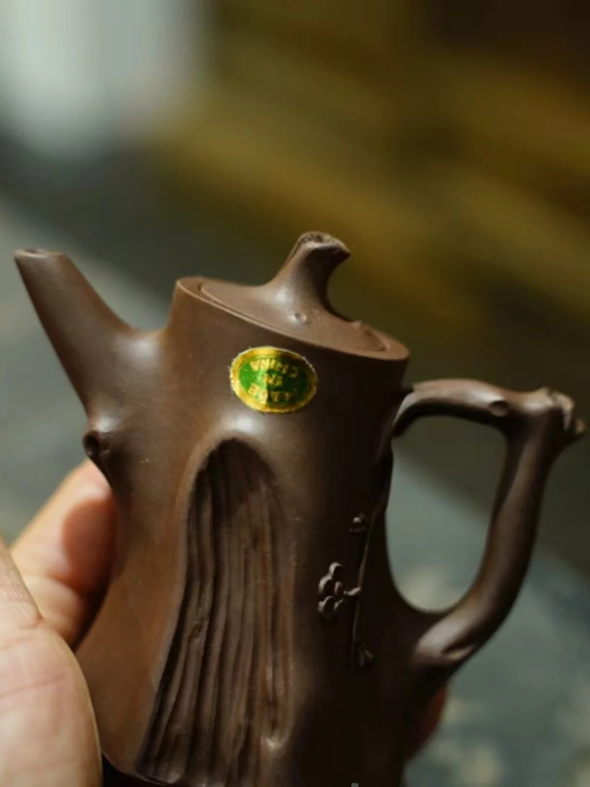 伝統工芸品を選ぶときに迷うなら、この1つの小梅桟壺が答えになる？