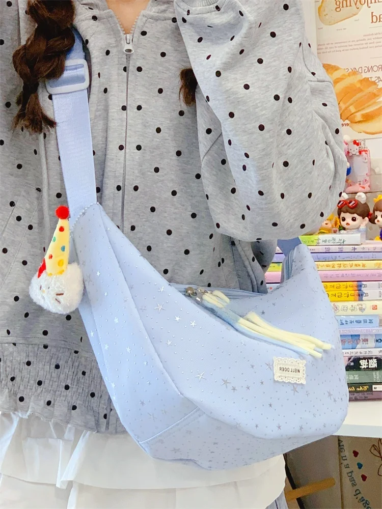 夏の通勤バッグは、通気性と軽さのバランスで決めるべき？
