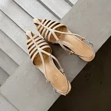 デザイン性のあるフィルムパンプス【・ハイヒール・レースアップ】