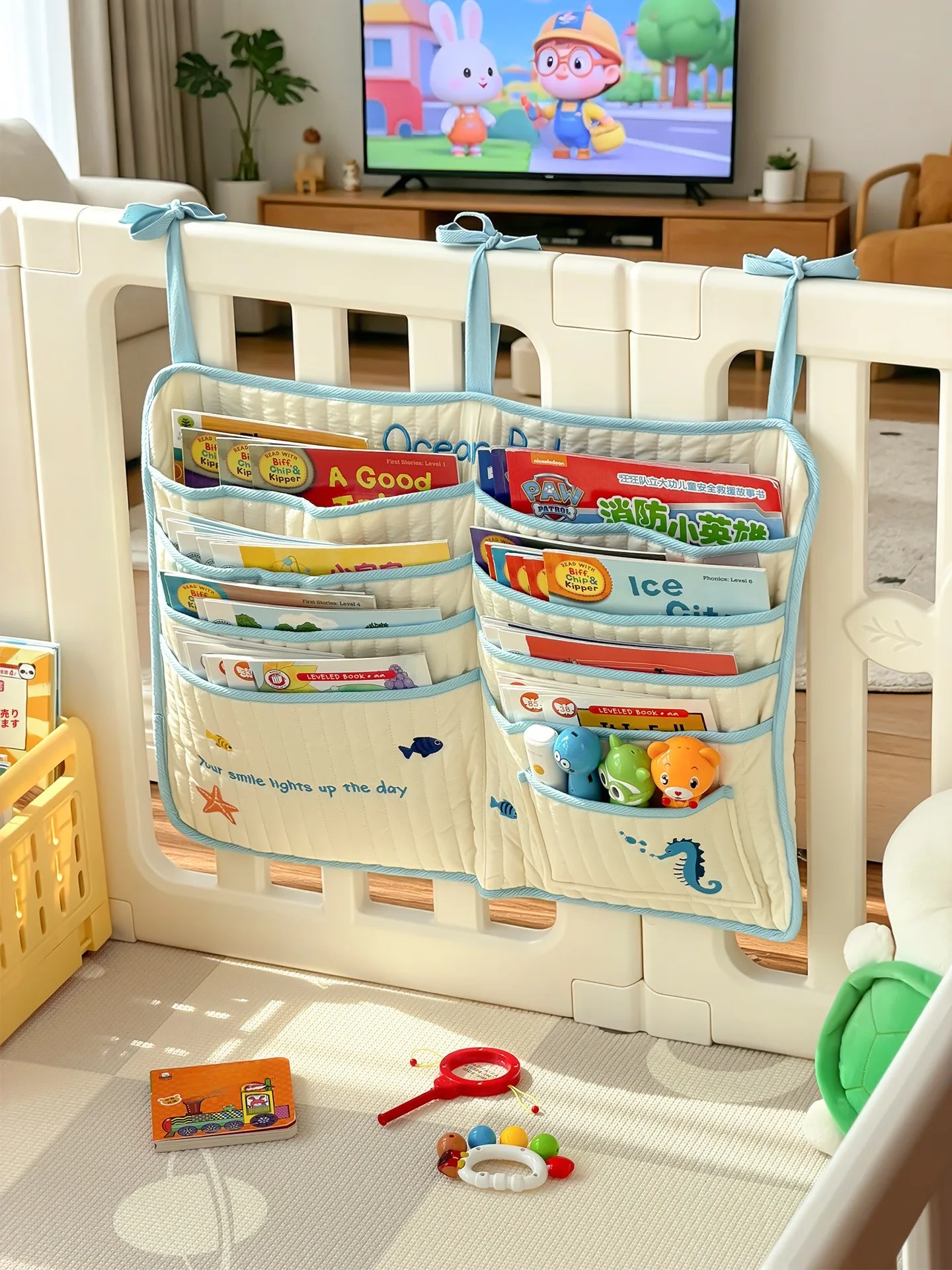 子育て中の家庭で重宝するおうち時間アイテムを年齢別におすすめリストで教えてください（3つのアイテムで考える）