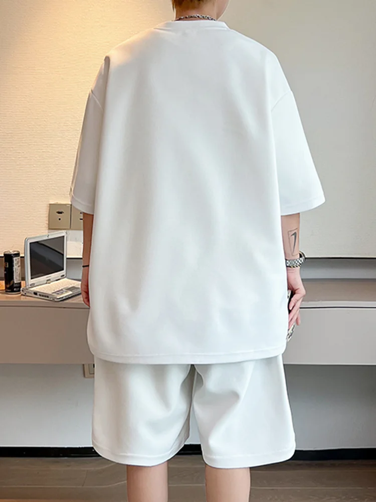 華やかなワッフル生地のカジュアルセットアップ：夏の男性向けゆったりスタイルの実用性と使い分け