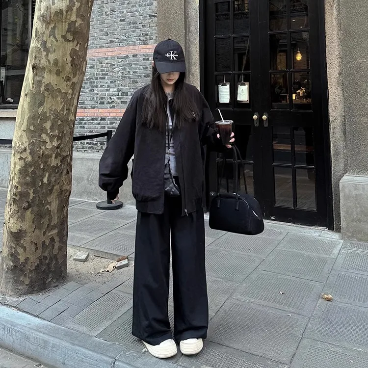 かっこいい服装 メンズ どう選ぶ？黒いオーバーサイズジャケットが通勤とプライベートで活躍する理由