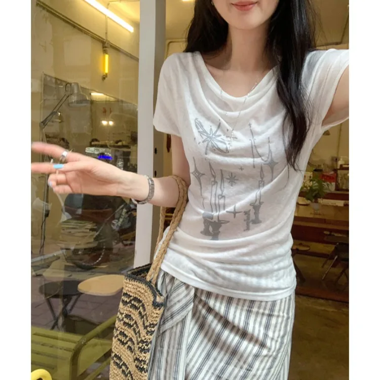 レディースグラフィックtシャツの選び方：2025年夏に使えるおすすめ4選と、デザイン・素材・価格のバランスを解説