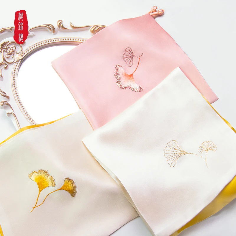 シルク製手刺繍の花柄小ハンカチ：高校生向けの伝統工芸デザインと吸水性の実証