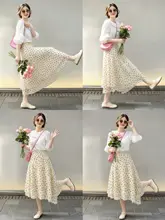 デザイン性が高いドット柄不規則フリルのハイウエストスカート【Aライン・中長丈・大きいサイズ】（セットアップ対応）