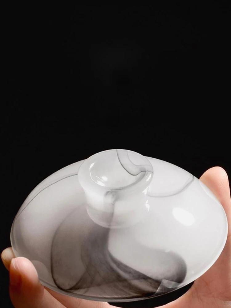 紫泉涧琉璃大茶杯：茶色与水色在茶具中的表现差异解析