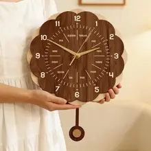 おしゃれなデザインの木製掛け時計【レトロスタイル・静音・振り子付き】