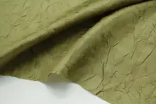 肌理デザインの薄手ドレープ生地【苔色・不規則な皺・和服用シャツ素材】