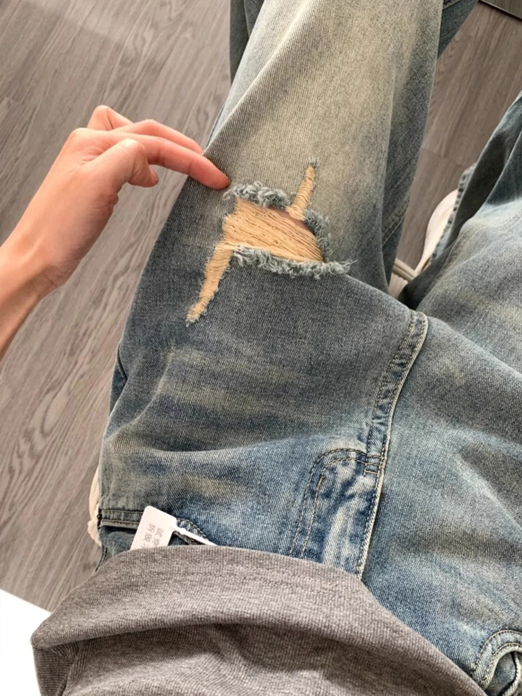 ハイウエストデニムワイドパンツ：太もも切り込みのデザインとシルエットの実際