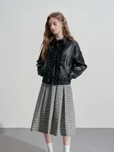 黒のレザージャケット【フリル付・秋用・女性用】