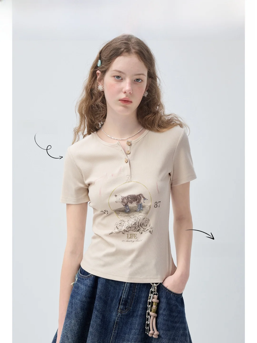 通勤の疲れを一瞬で和らげる！このプリントTシャツがなぜ今、女性の日常に必要なのか？