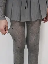 グレー系ドット柄のパンティストッキング【春秋用・締め付け感少なめ・美脚効果・多用途】