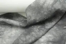 極上の柔らかさの黒灰色不規則草木染染めリネン混天絲生地【シャツ・漢服用】