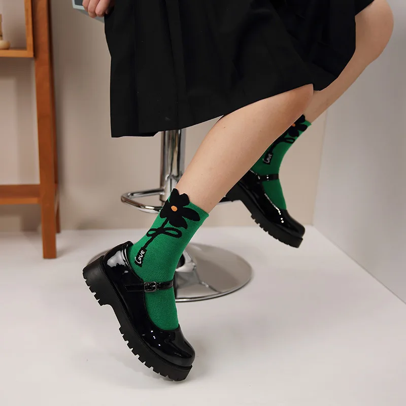 着圧ソックスは痛いですか？かわいいデザインで脚のむくみも改善できるのか？