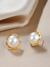 白色海水マベパールの半円ピアス【復古風デザイン】