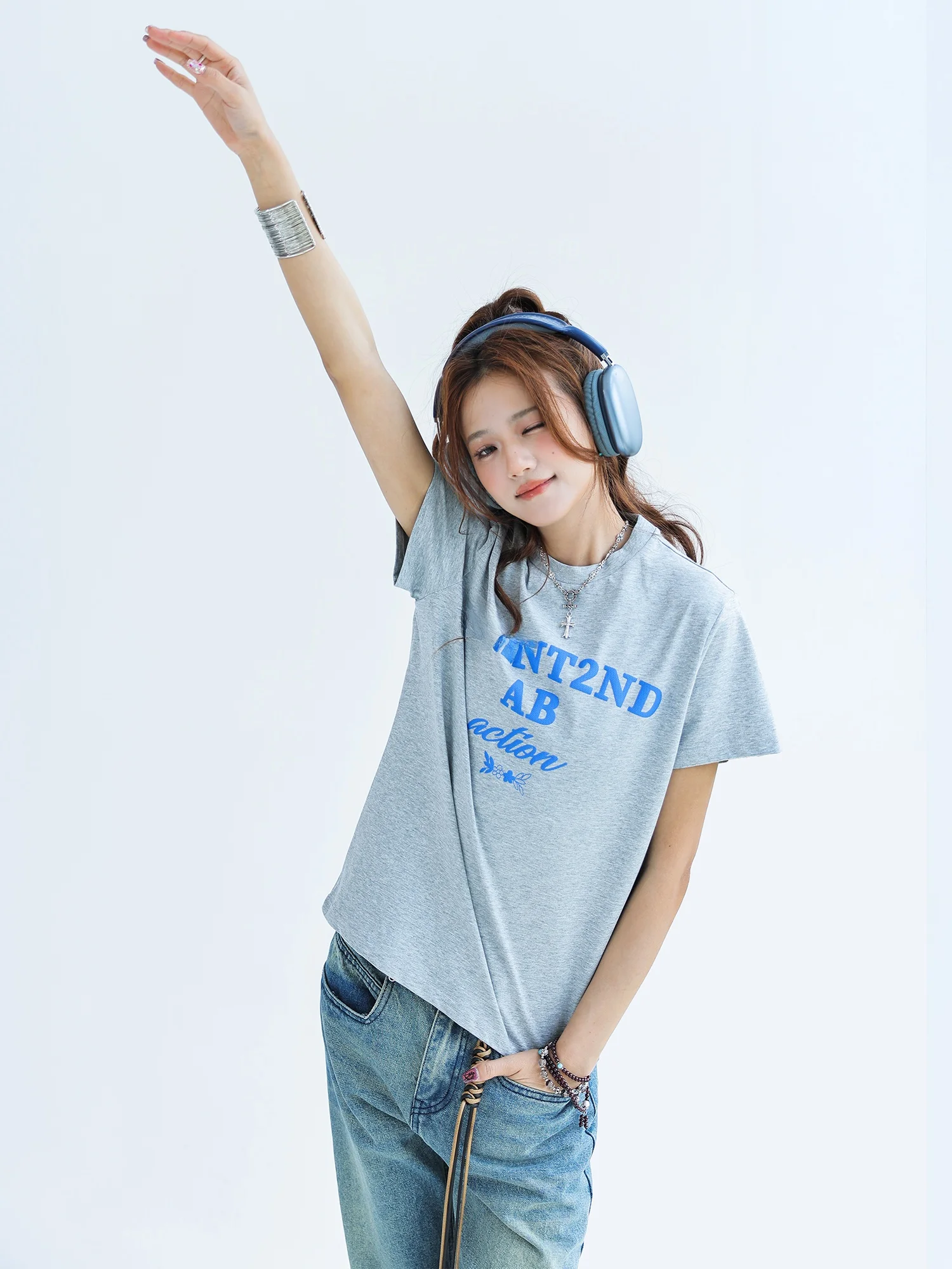 CHANT'2nd フローラルグレーショート袖Tシャツ：女性向け涼感素材のサイズ感と価格帯を解説