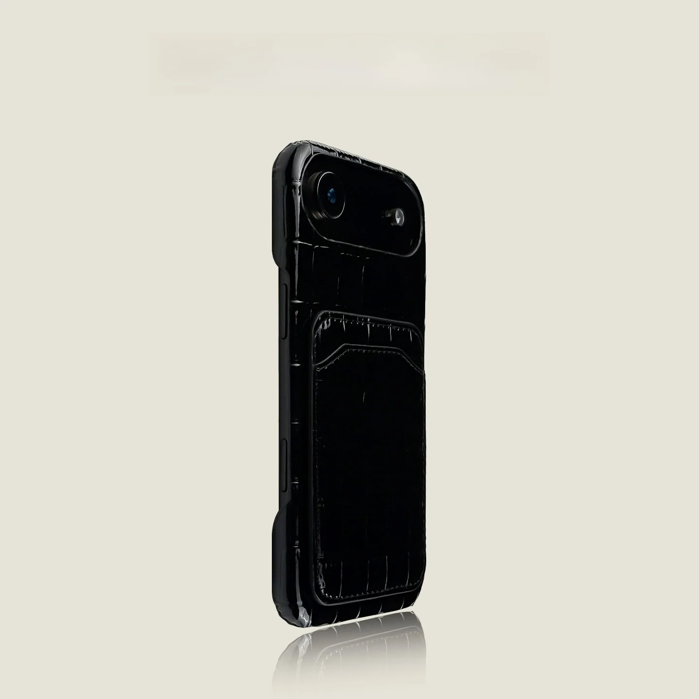iPhone12 ケース カード収納 薄いシンプルデザインで高級感を実現