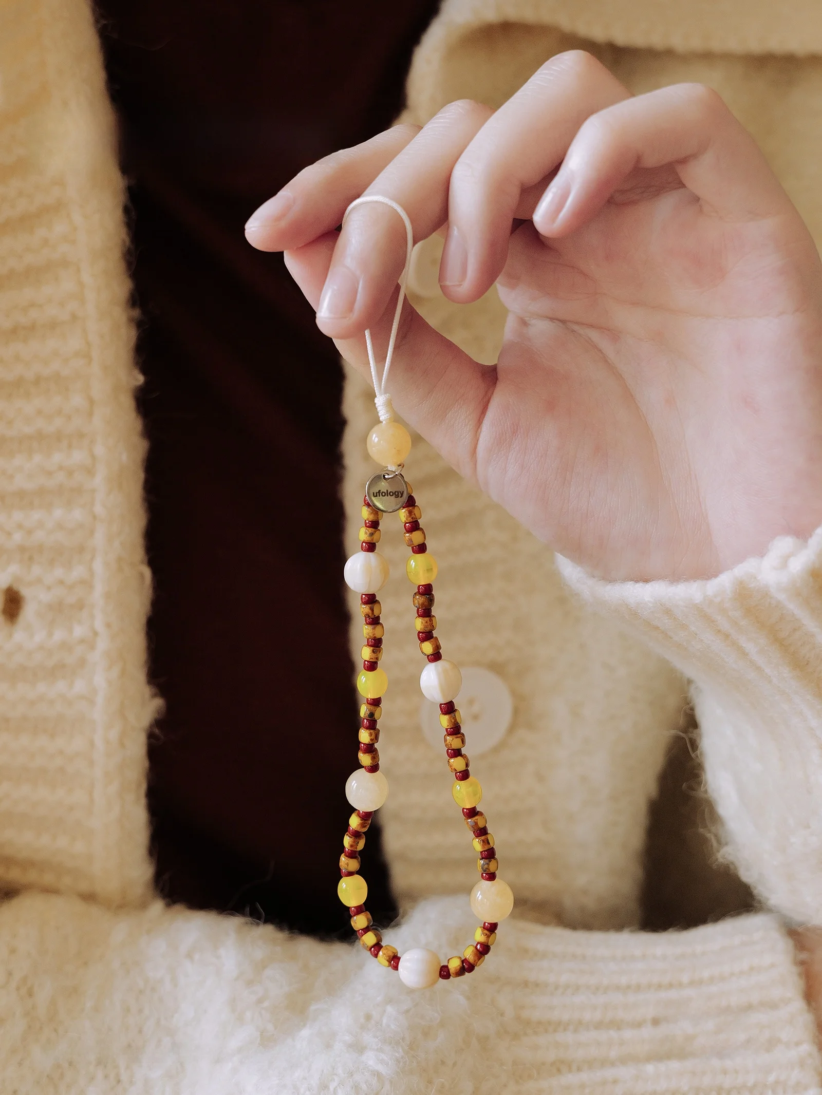 高級スマホチェーン付きケース【インスタ風デザイン】の実用性と設定方法